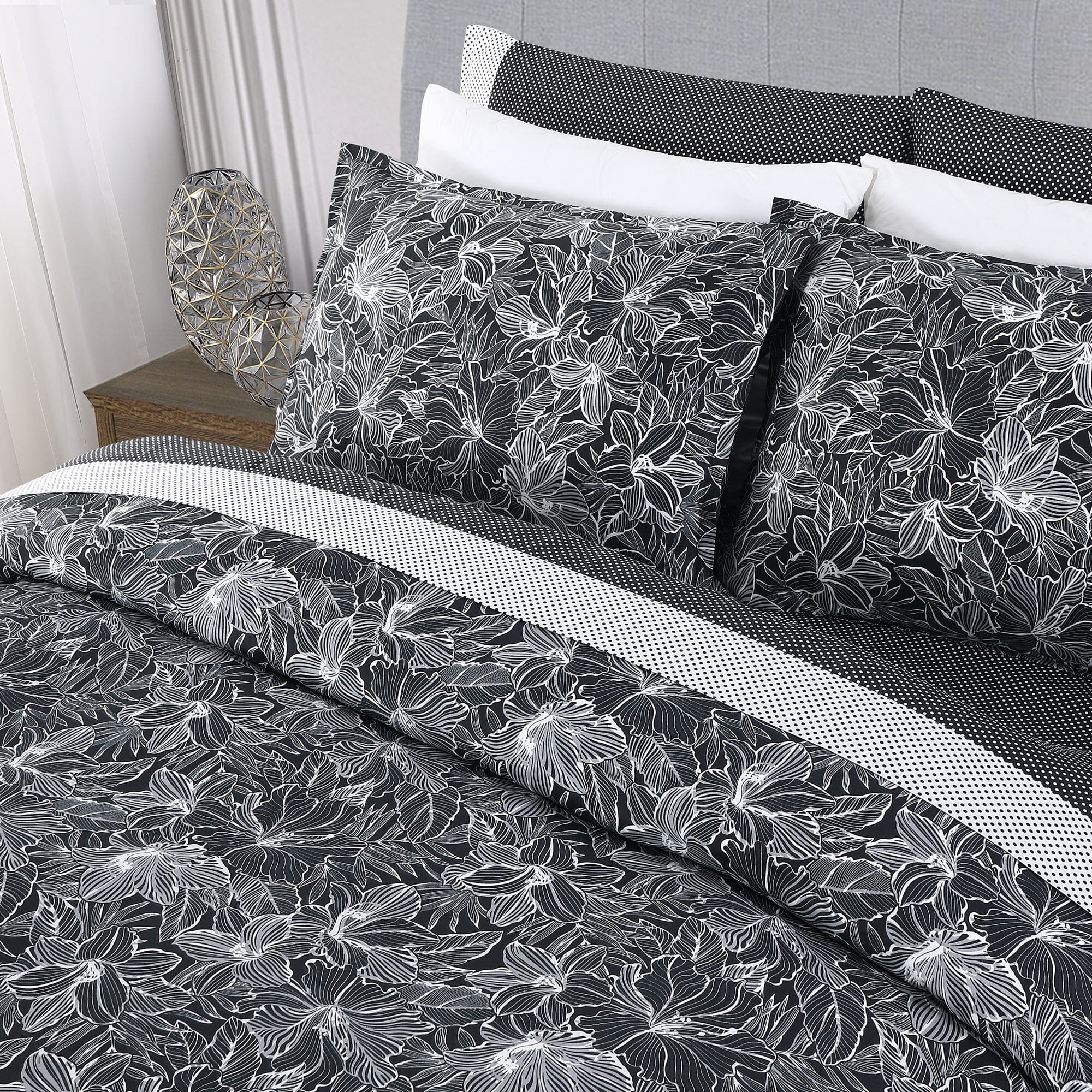 Anne Klein  Marlo Comforter Set