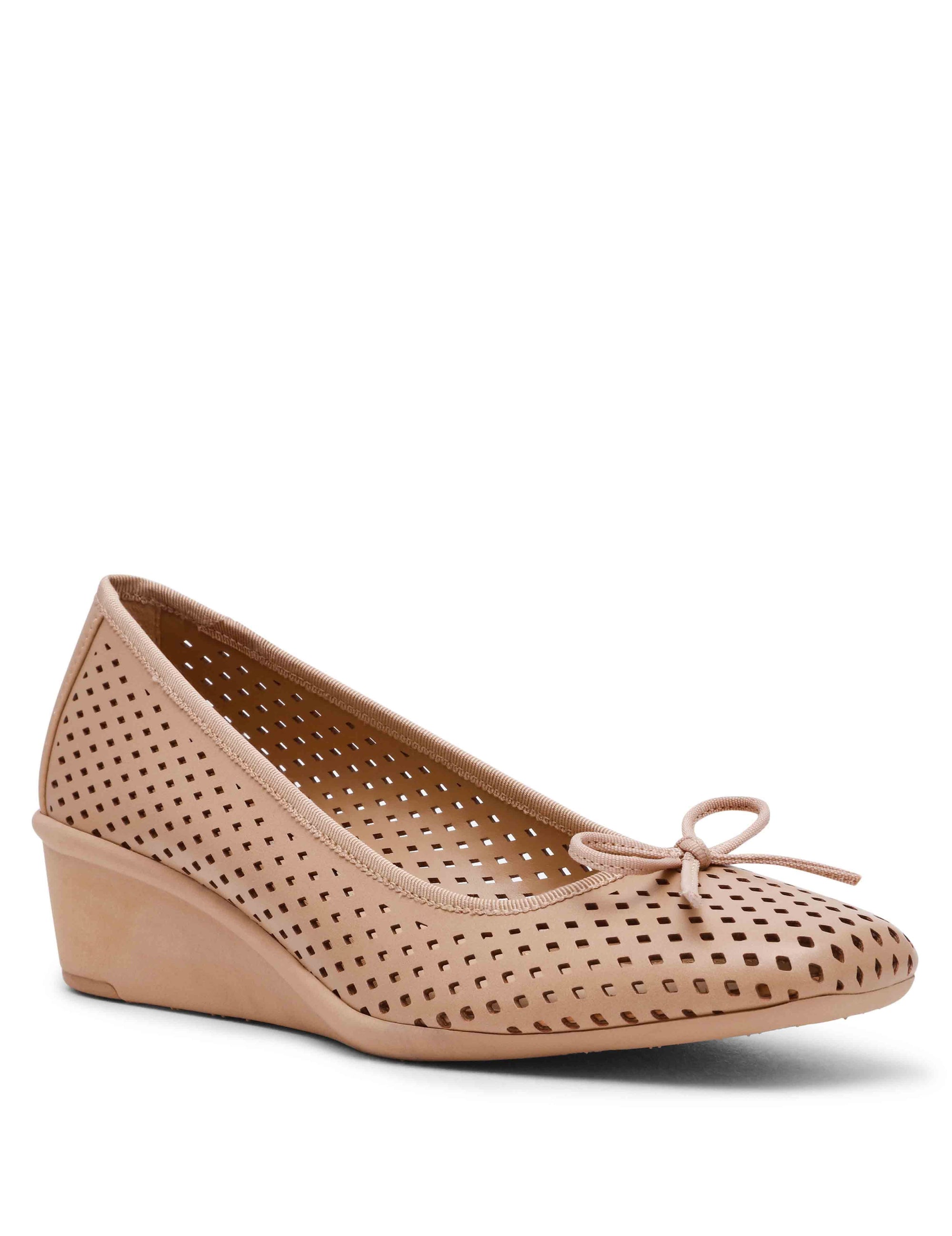 Anne Klein Biscotti Winslet Wedge