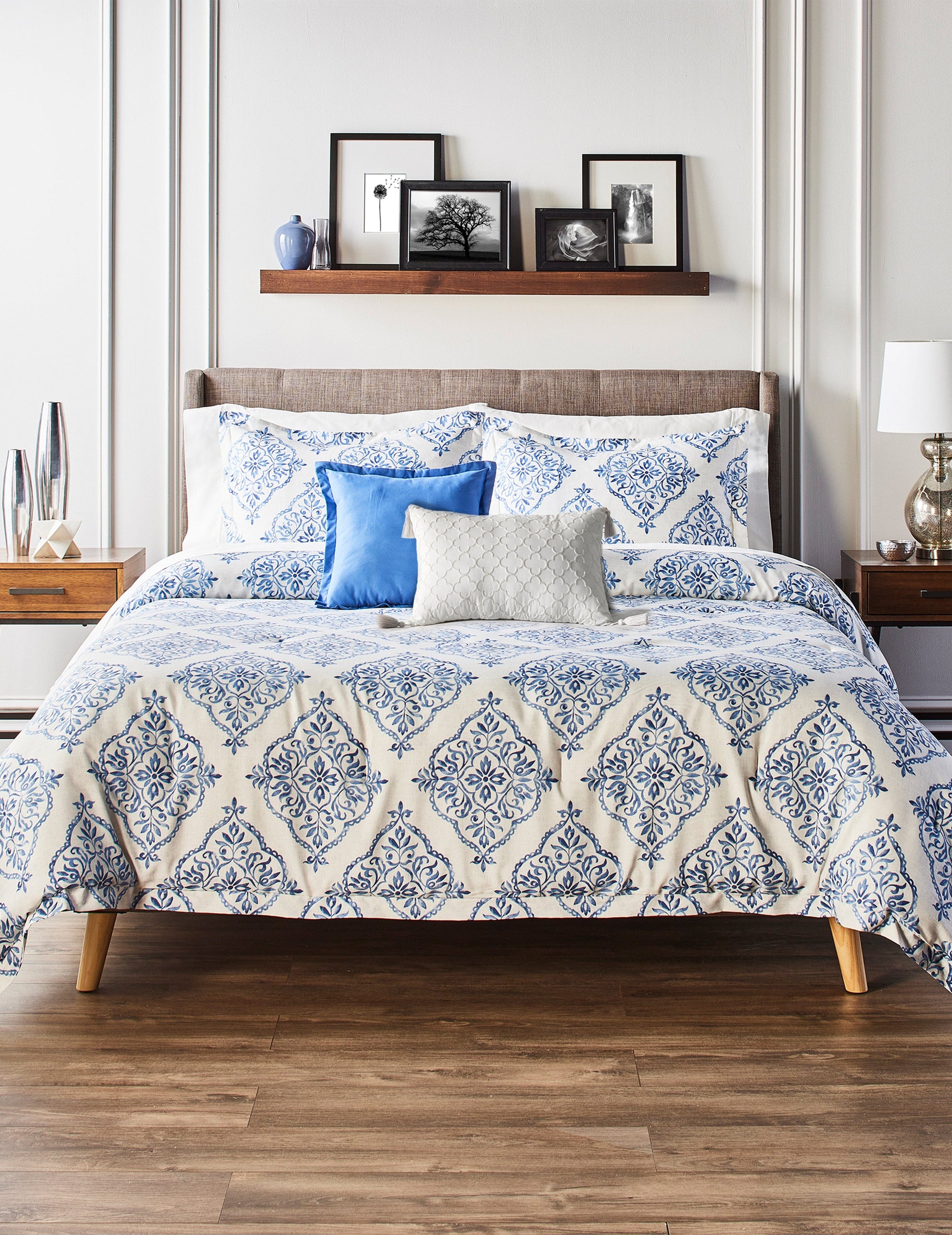 Anne Klein Blue/White Louisa Comforter Set