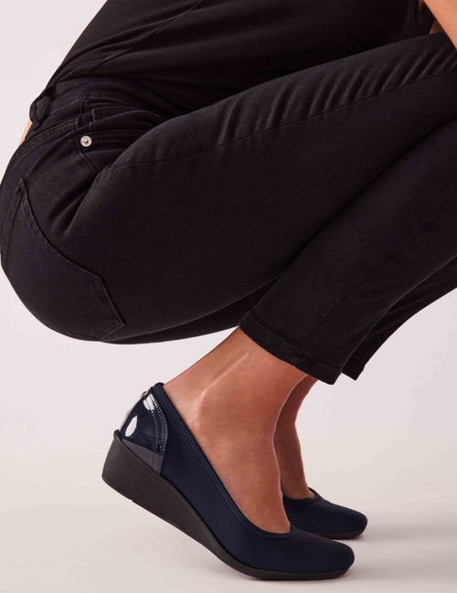 Anne Klein Wisher Wedge