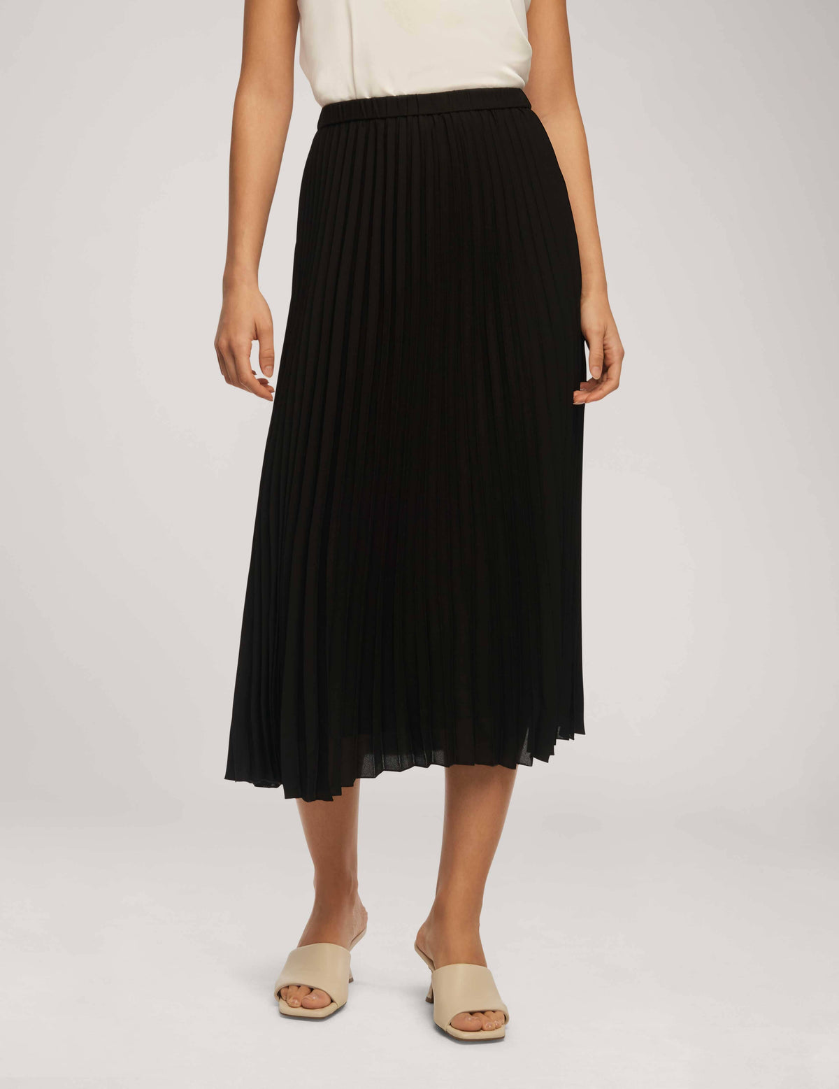 Anne Klein Anne Black Solid Pull On Pleated Skirt- Clearance
