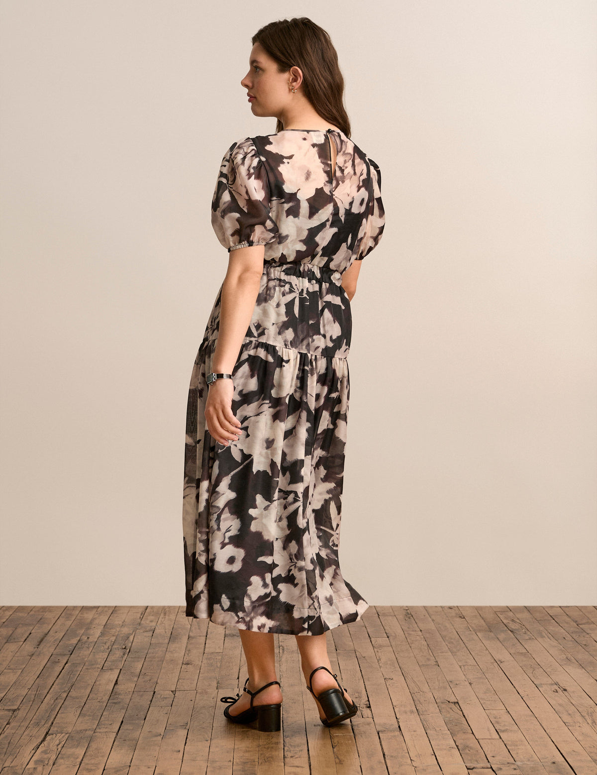 Anne Klein  Tiered Puff Sleeve Midi Dress