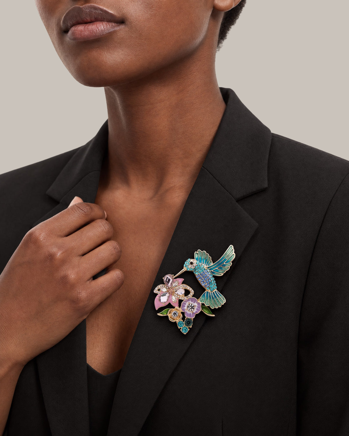 [SKU:60561920-Z01] Hummingbird and Flower Brooch