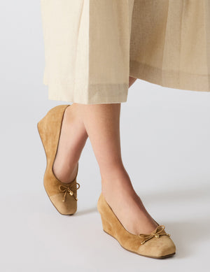 Leather Wedge Waiter Shoe