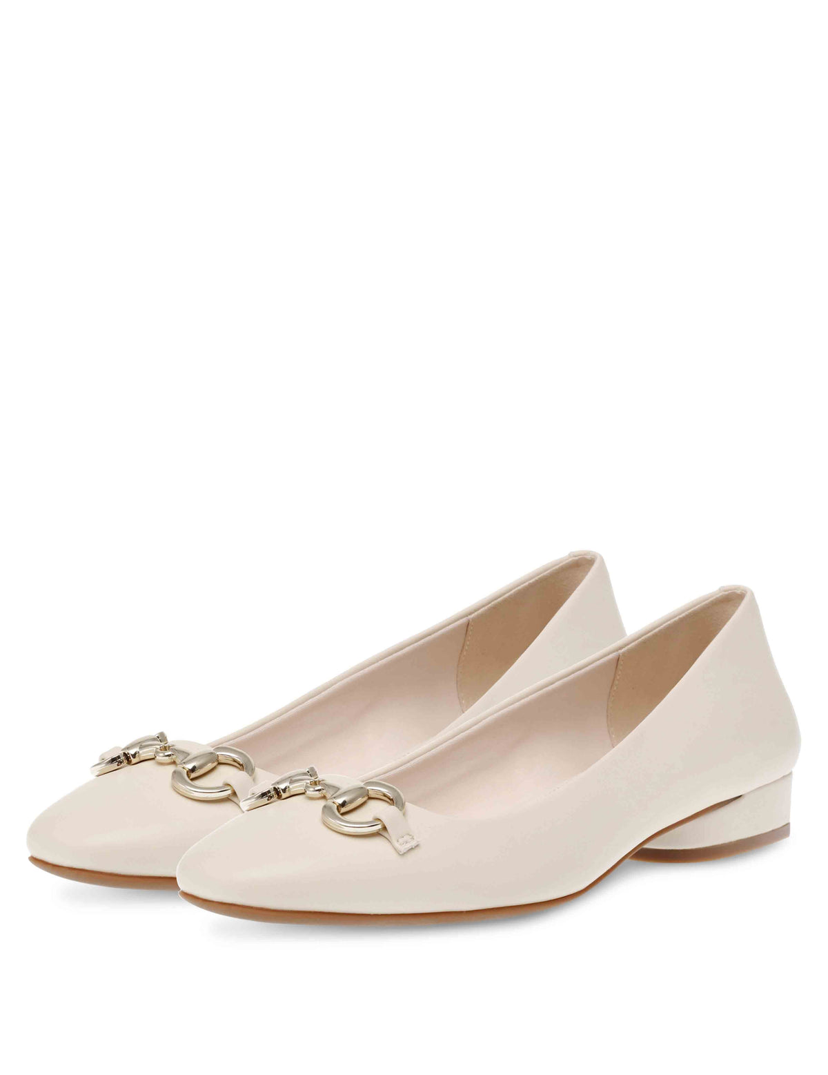 Anne Klein  Cora Flat