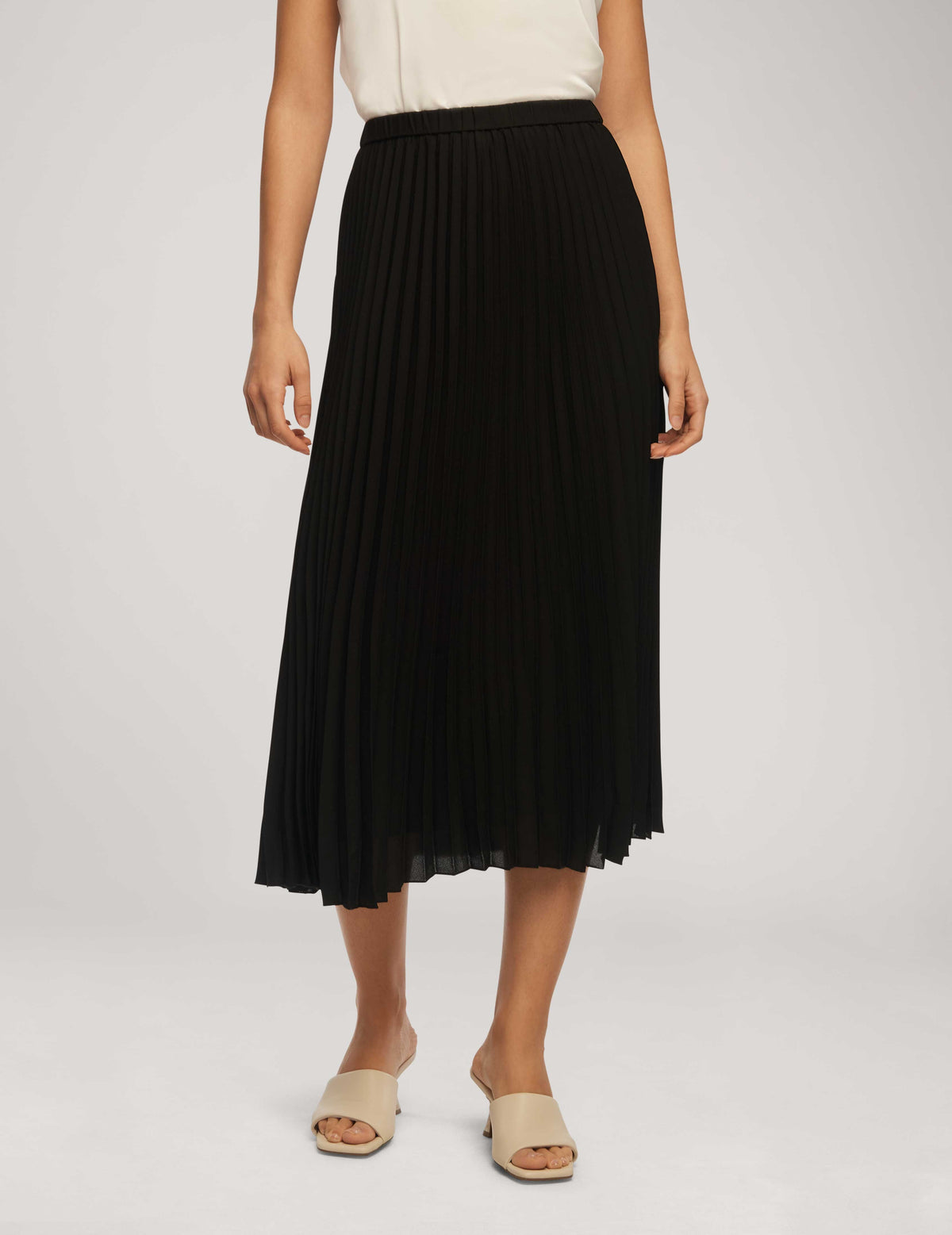 Anne Klein Anne Black Solid Pull On Pleated Skirt